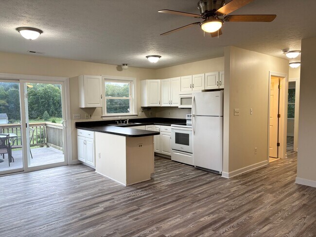 Building Photo - 10399 Hope Cir