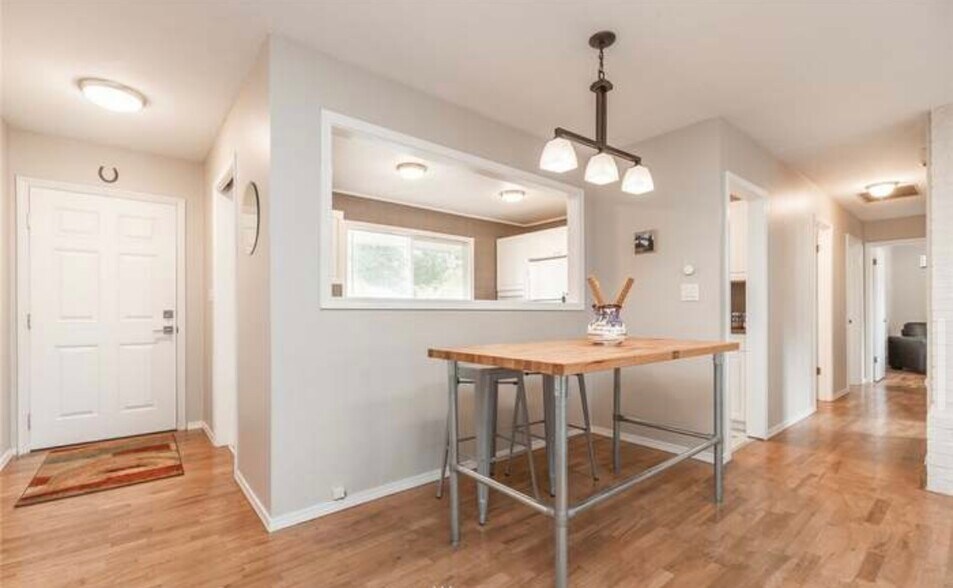 Dining room - 1319 Gemini St SE