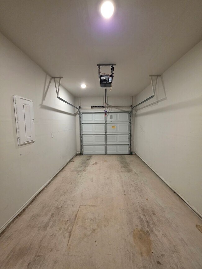 Building Photo - 3 Bedroom / 2 Bathroom Townhome – Copperas Cove - MOVE IN READY