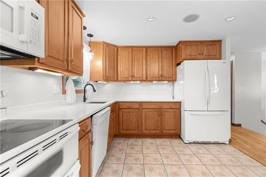 Building Photo - 25 Harris Dr