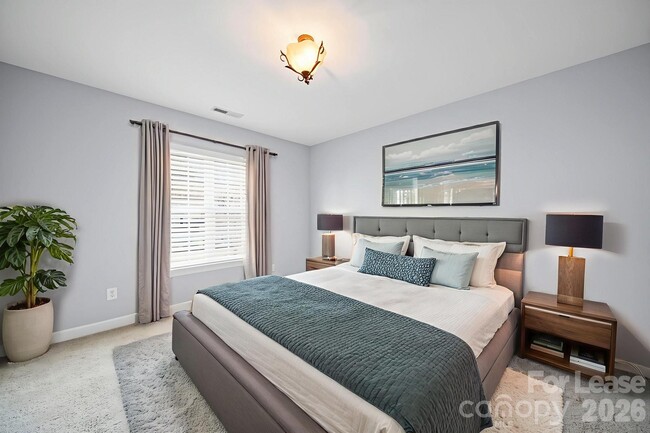 Building Photo - 704 Springwood Dr