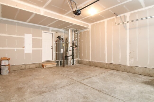 Building Photo - Modern Two Story Duplex for rent in Spokan...