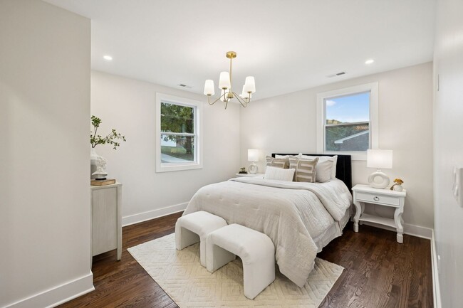 Building Photo - 215 Ash Dr