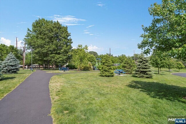 Building Photo - 535 Coventry Dr