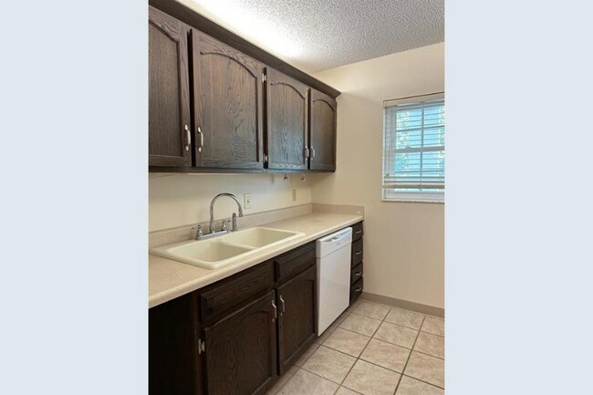 Building Photo - 4801 Airport Rd