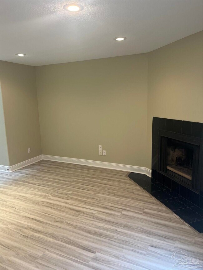 Building Photo - 4278 Brookside Dr