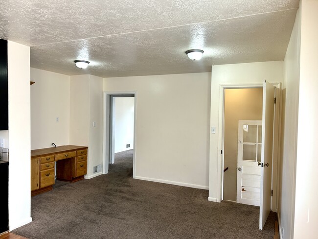 Building Photo - 1025 Tyler Ave