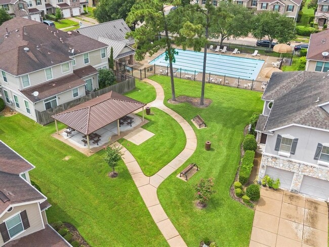 Building Photo - 16010 Sweetwater Fields Ln