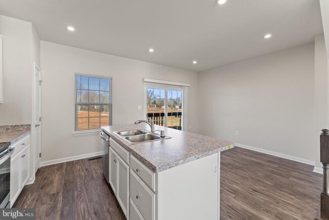 Building Photo - 36087 Fawn Ln