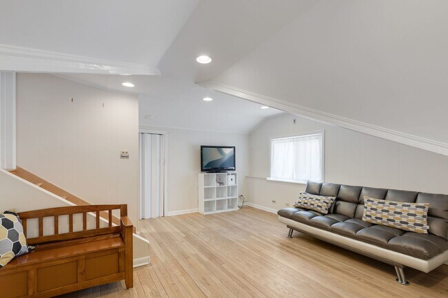 Building Photo - 47 Hackberry Ln