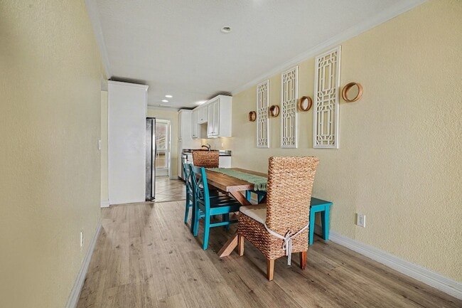 Building Photo - 7000 Seawall Blvd