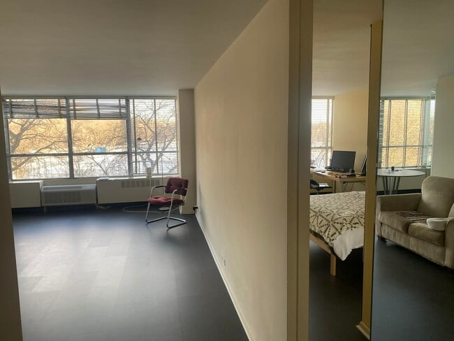 Building Photo - 4800 S Chicago Beach Dr