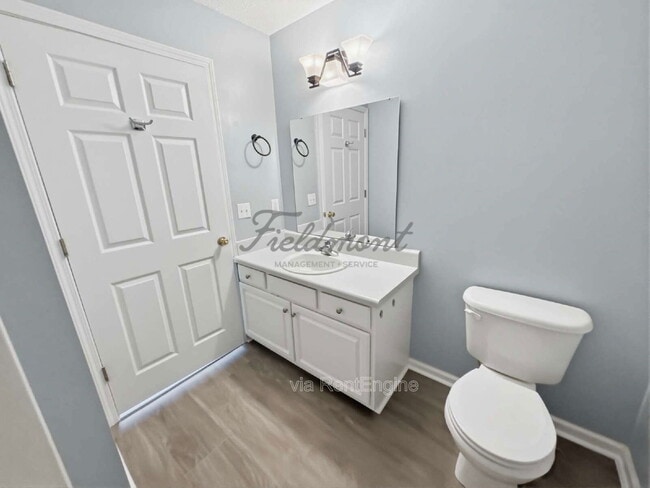 Building Photo - 107 Pelham Square Way