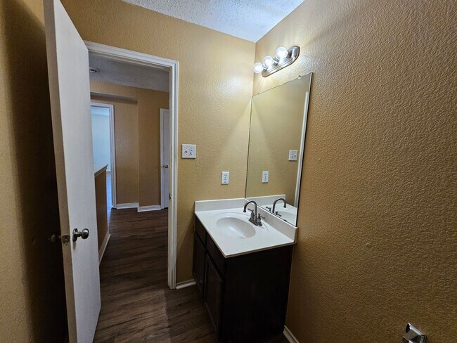 Building Photo - Incredible home available in Reserve At Hi...