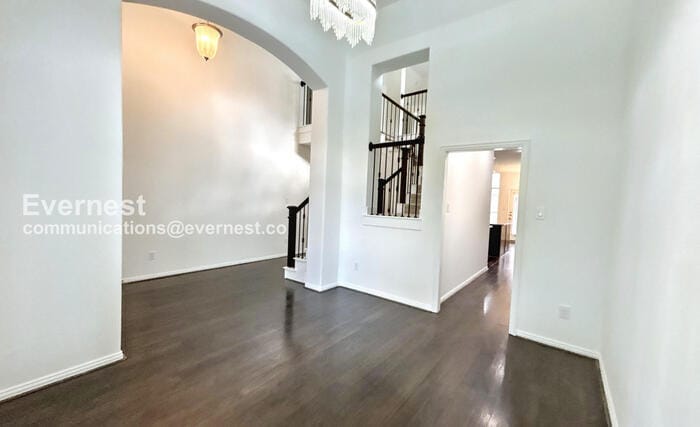 Building Photo - 4811 Sunset Park Ln