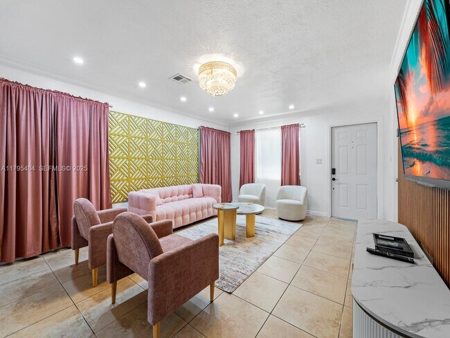 Building Photo - 1761 NE 52nd St