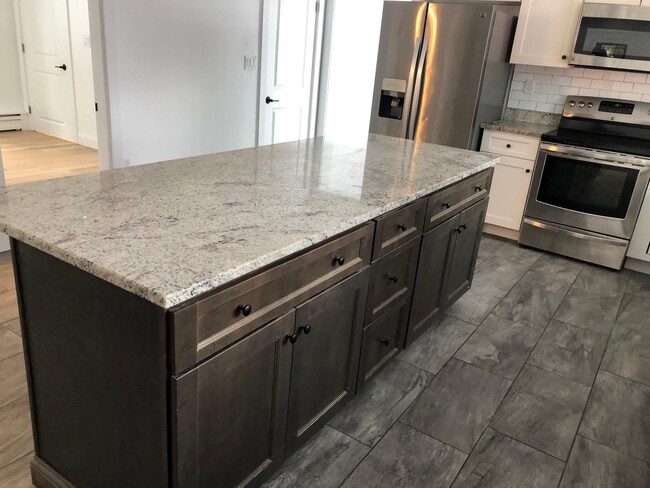 Building Photo - 77 Sewalls Falls Rd