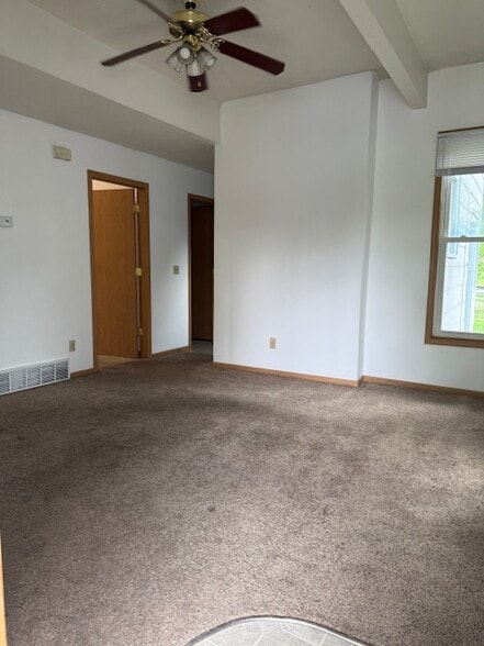 Living room - 124 10th St N