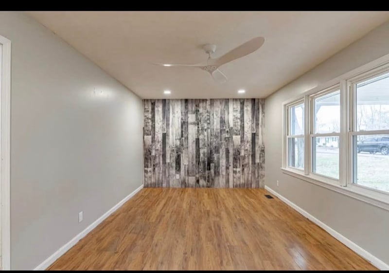 Building Photo - 505 W Walnut St