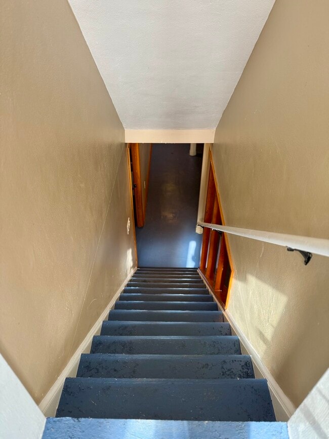 Building Photo - 723 Glendale Ave