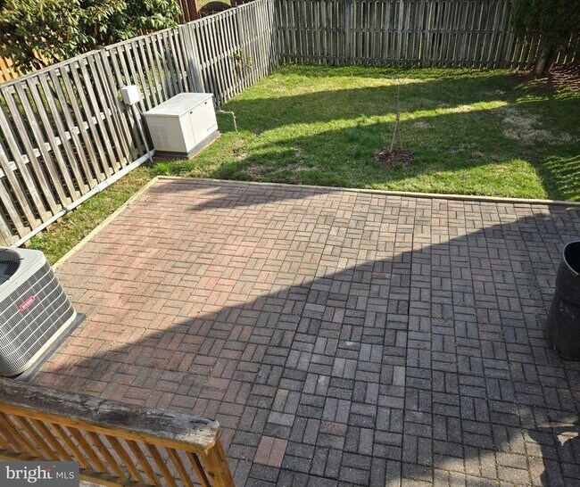 Building Photo - 300 Cinnabar Ln