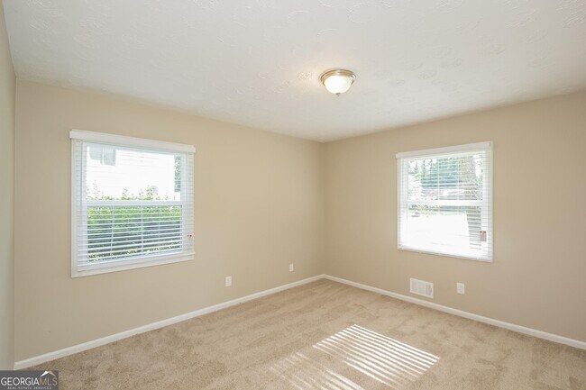 Building Photo - 6207 Newberry Ln