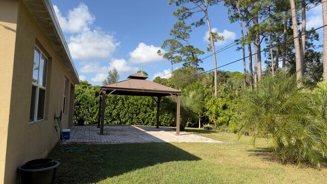 Building Photo - 1117 SW Goodman Ave