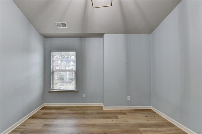 Building Photo - 5013 Groover Dr