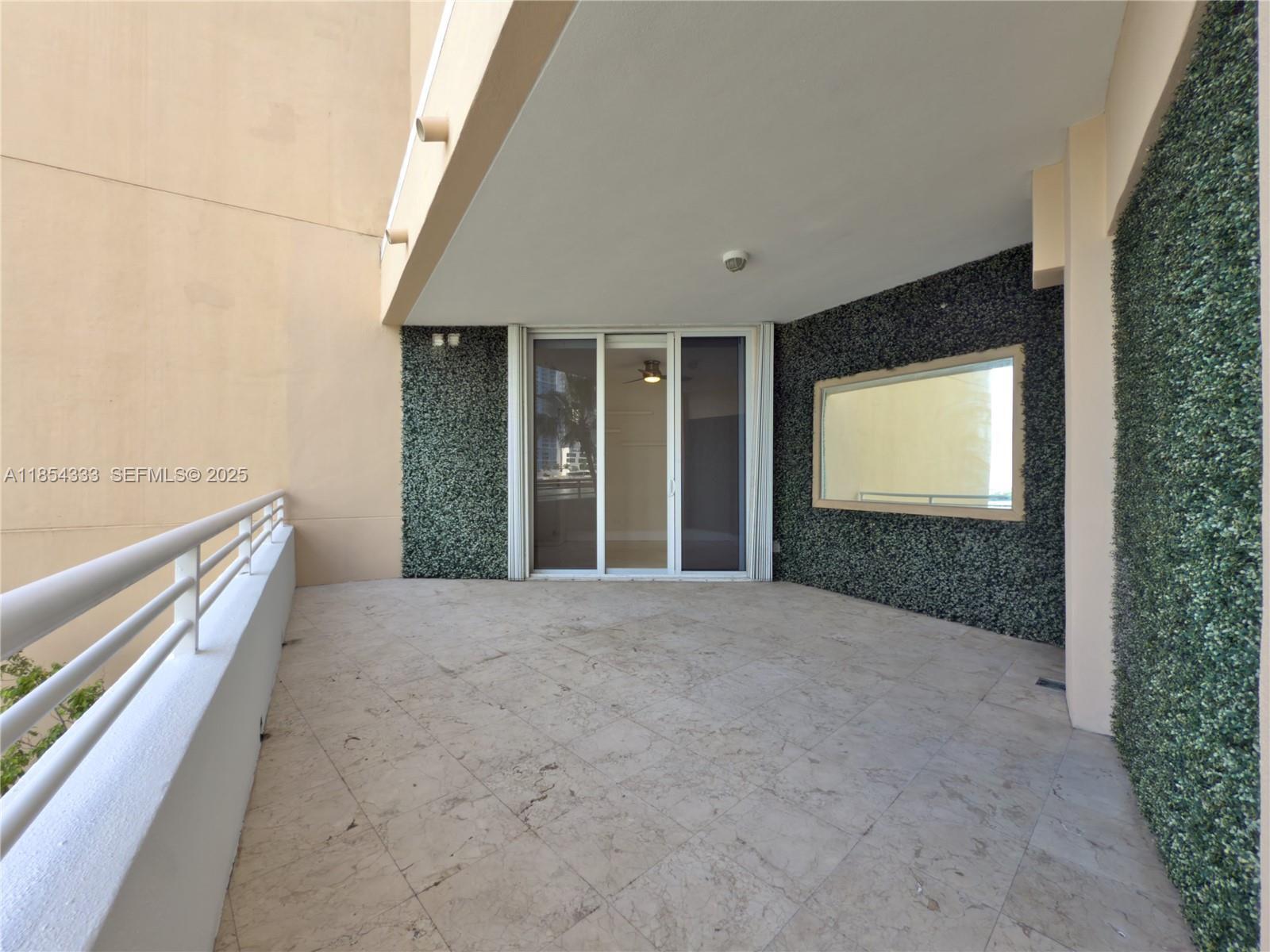 Building Photo - 848 Brickell Key Dr