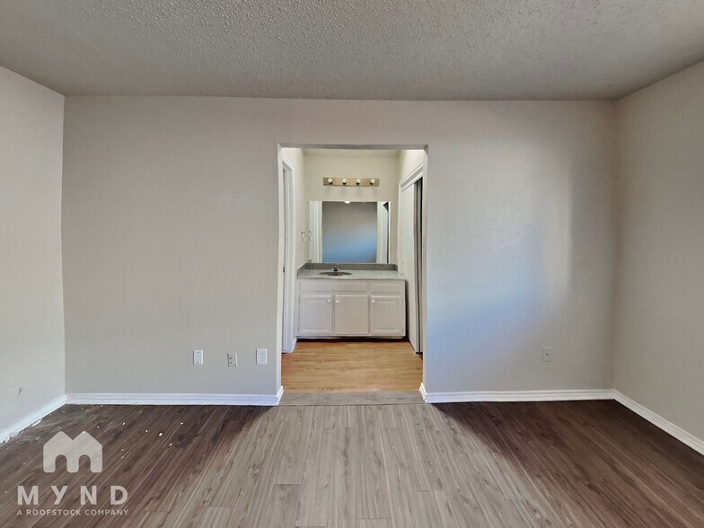 Building Photo - 11835 Garden Terrace Dr