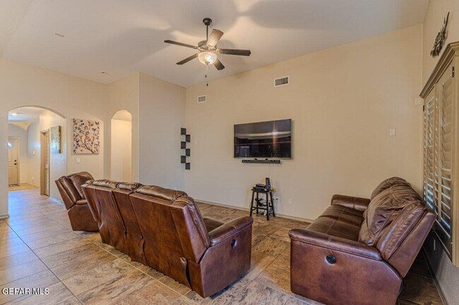 Building Photo - 13159 Wellington