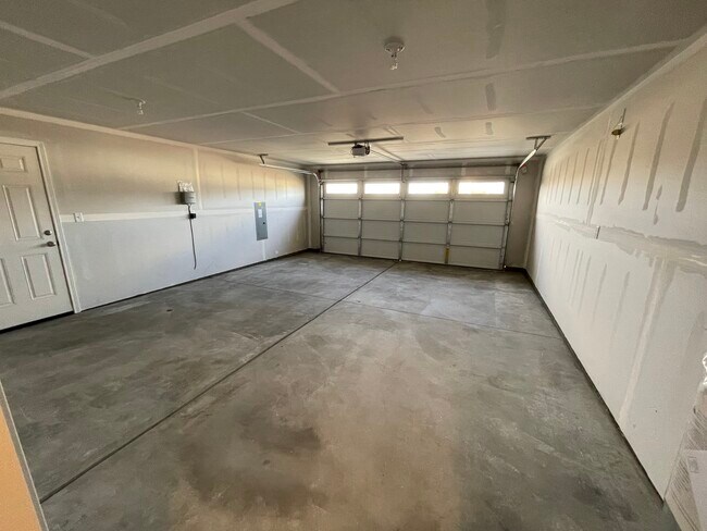 Extended 2-Car Garage - 4245 Cove West Dr
