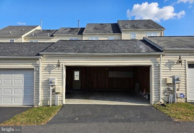 Building Photo - 12928 Clarks Crossing Dr