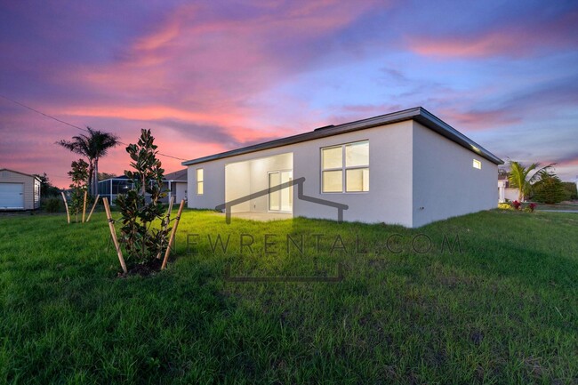 Building Photo - 2289 Logsdon St