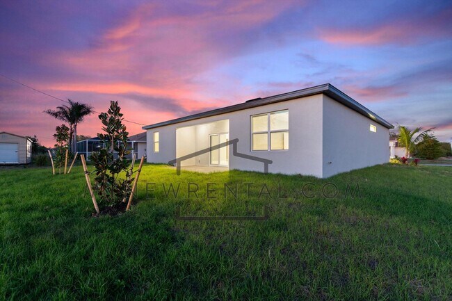 Building Photo - Deposit-Free! Get $1,000 OFF your first mo...