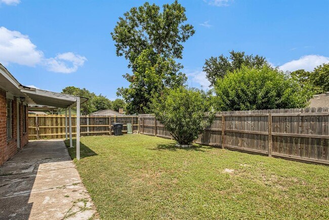 Building Photo - 9418 Spiralwood Ln