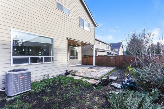 Building Photo - Spacious 5-Bedroom Home for Rent in Martha Lake – Lynnwood