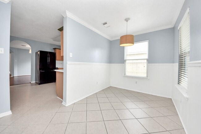 Building Photo - 7238 Foxshadows Ln