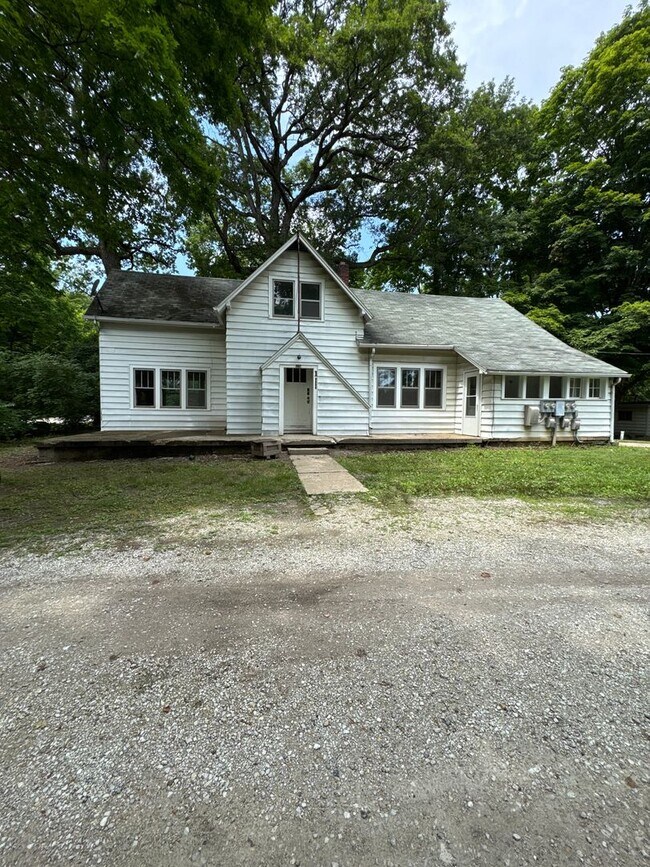 Building Photo - 2200 IN-26