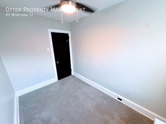 Building Photo - 89 Montana St