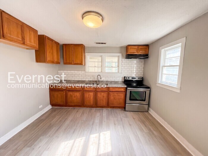 Building Photo - 1825 18th St Ensley