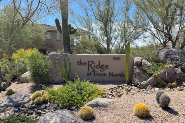 Building Photo - 2Bed/2Bath 2nd Floor Condo in North Scottsdale! Ready for Immediate Move-In! -- Gated Community! ...