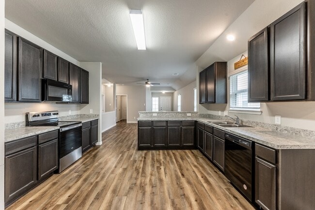 Building Photo - 207 Black Bear Dr