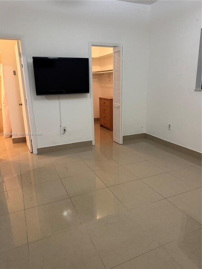 Building Photo - 16200 SW 97th Ave