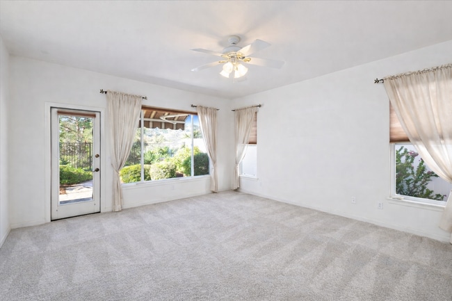 Building Photo - Single Level Rancho San Pasqual Home