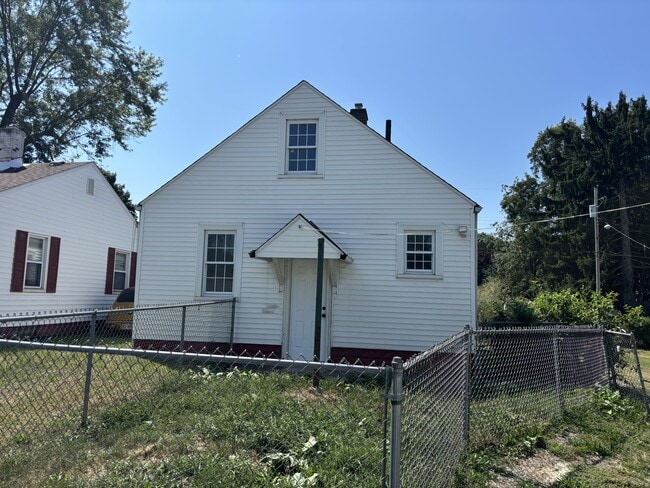 Building Photo - 2201 20th St NE
