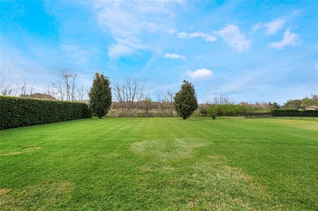Building Photo - 6020 Marleon Dr