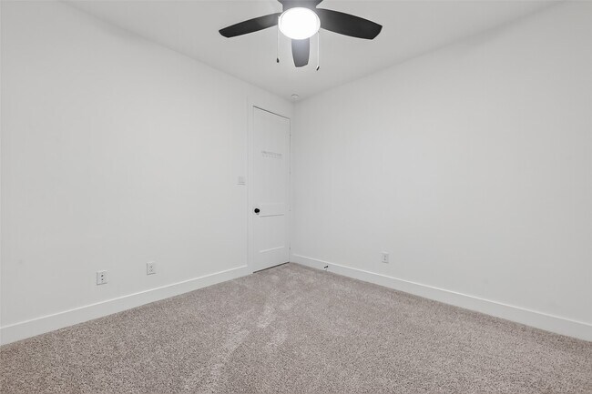 Building Photo - 2210 Cherry Brg Ln