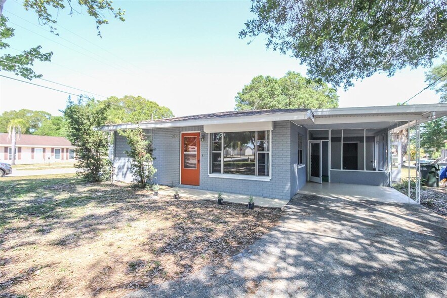 Building Photo - 2896 Meadow Lake Ave