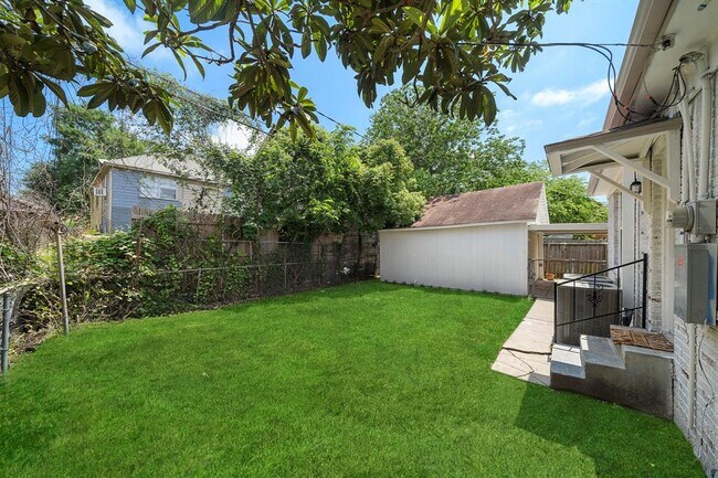 Building Photo - 2811 Barbee St
